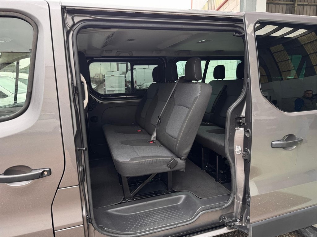 Foto 6 FIAT-TALENTO 1.2 SX LARGO COMBI 8 PLAZAS LDL