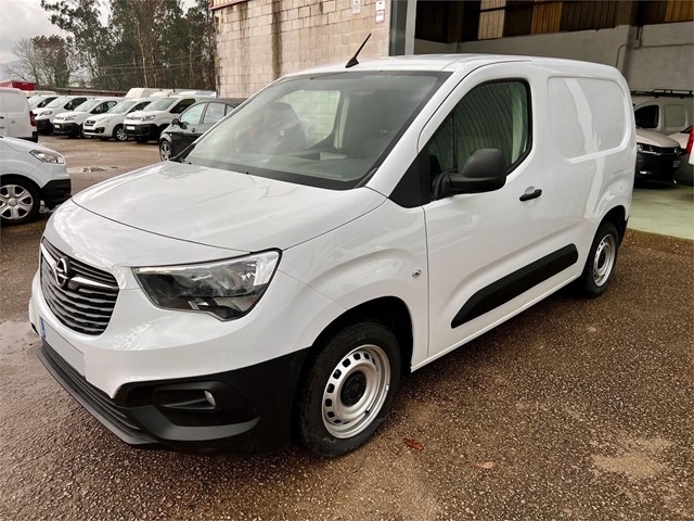 OPEL-COMBO M 3PLZ  82KZZ