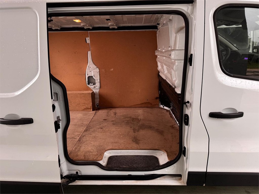 Foto 17 RENAULT-TRAFIC  L1H1 MBG