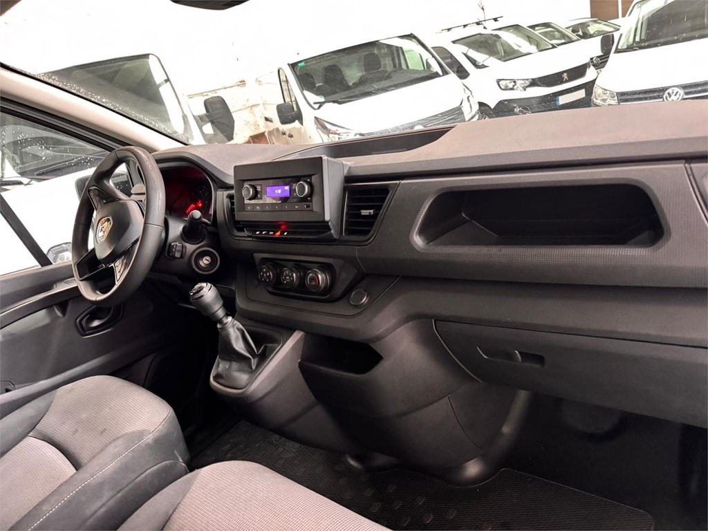 Foto 6 RENAULT-TRAFIC  L1H1 MBG